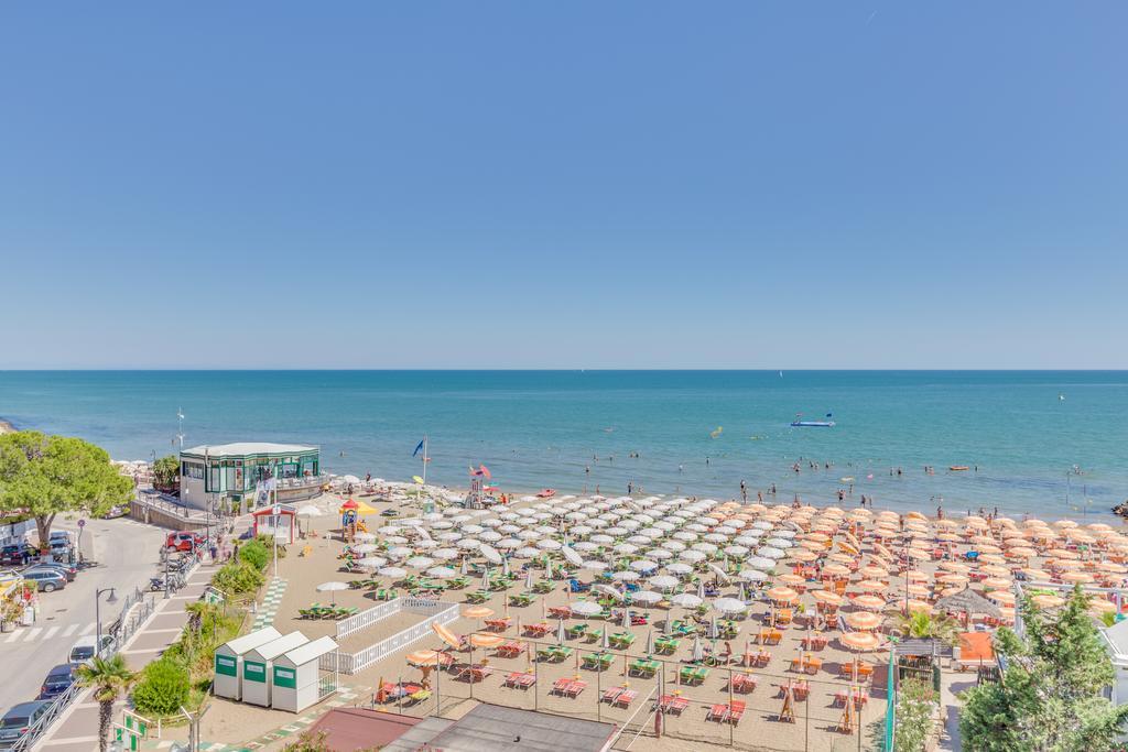 Hotel Austria Caorle Esterno foto
