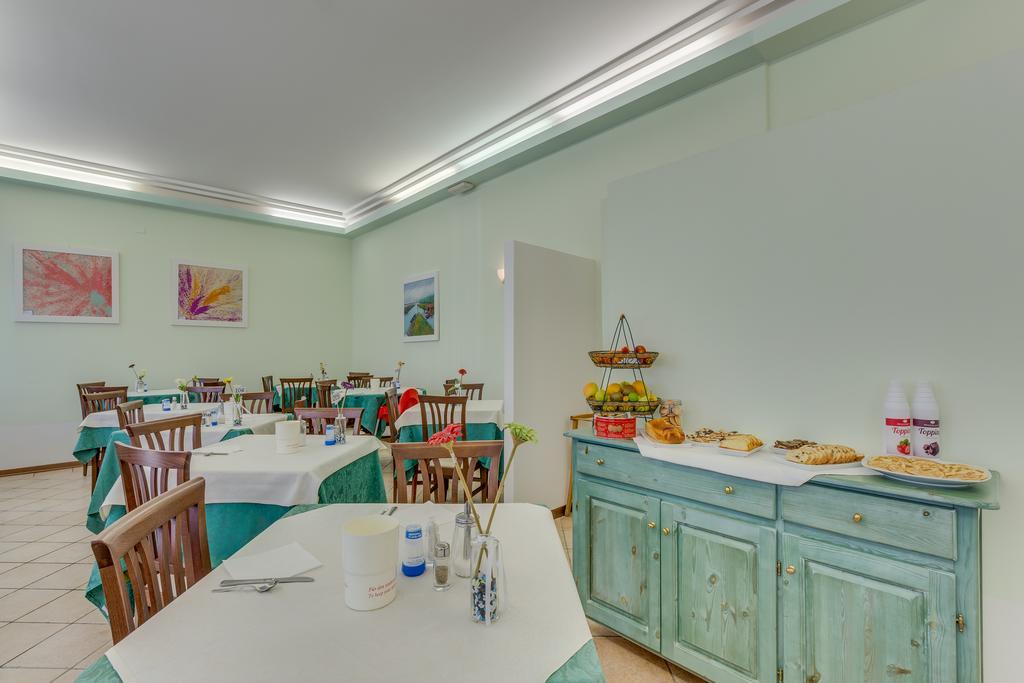 Hotel Austria Caorle Esterno foto