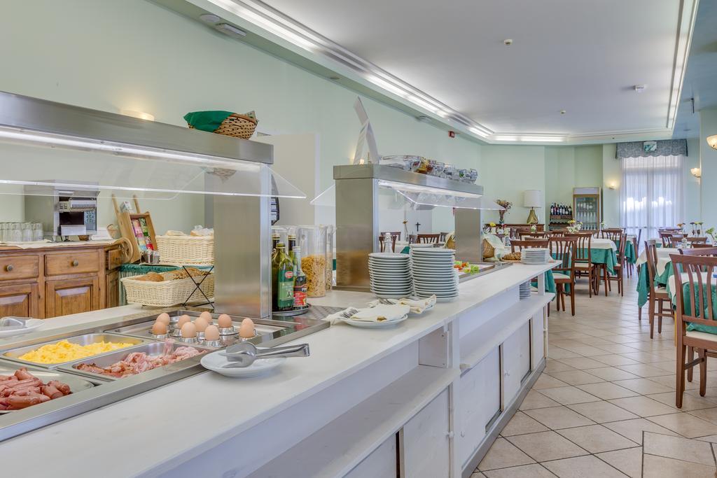 Hotel Austria Caorle Esterno foto