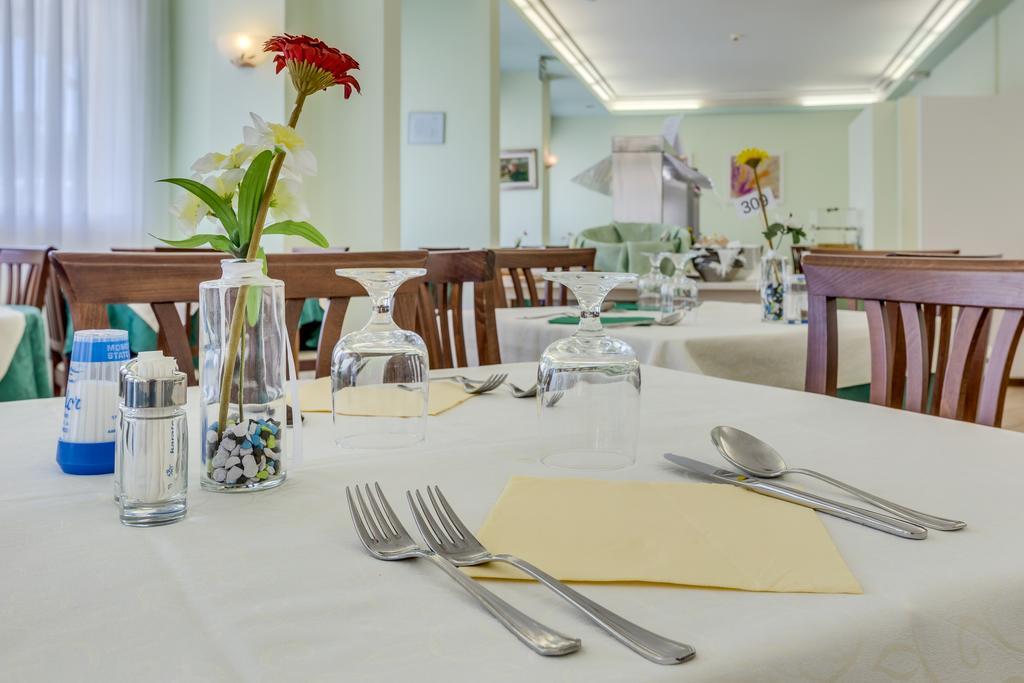 Hotel Austria Caorle Esterno foto