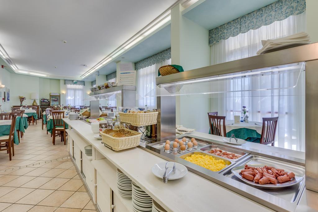 Hotel Austria Caorle Esterno foto
