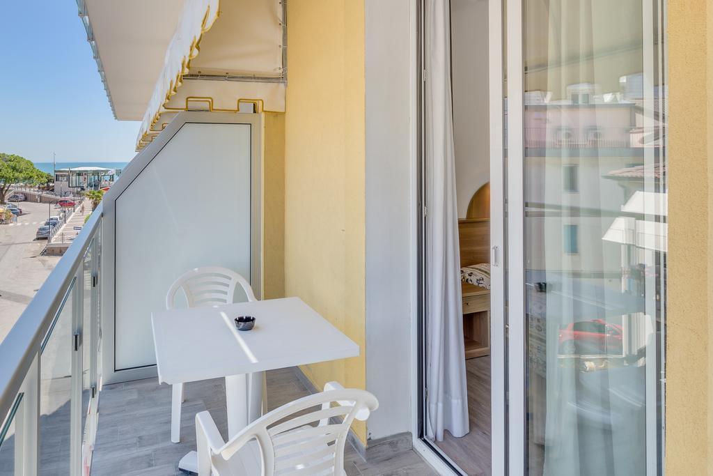 Hotel Austria Caorle Esterno foto