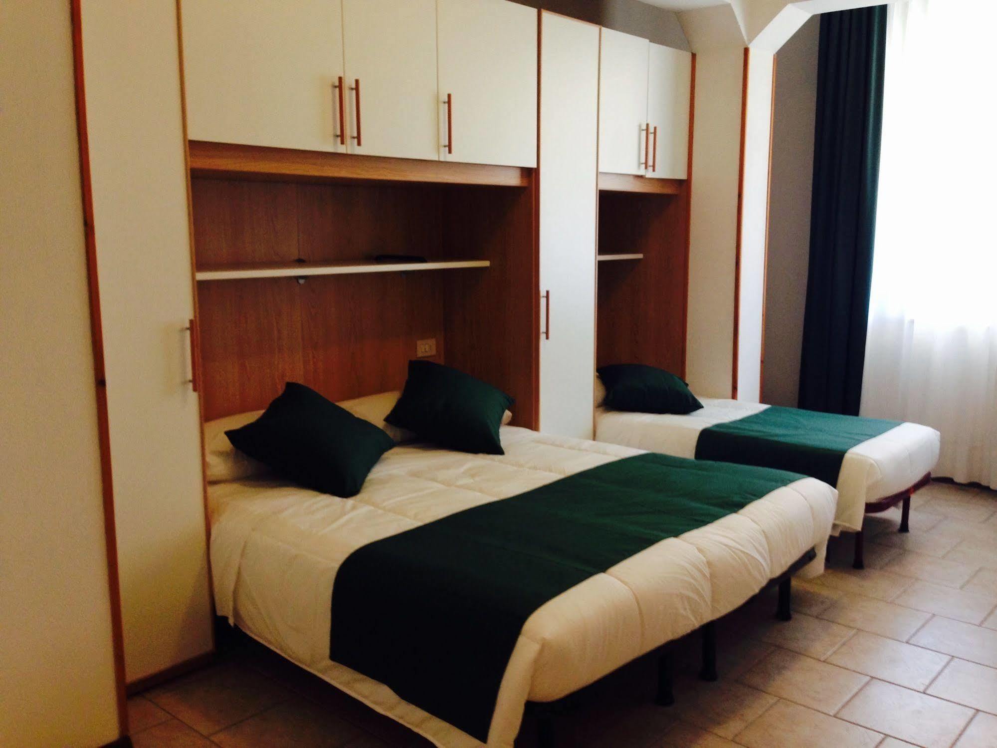 Hotel Austria Caorle Esterno foto
