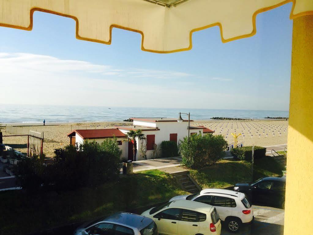 Hotel Austria Caorle Esterno foto
