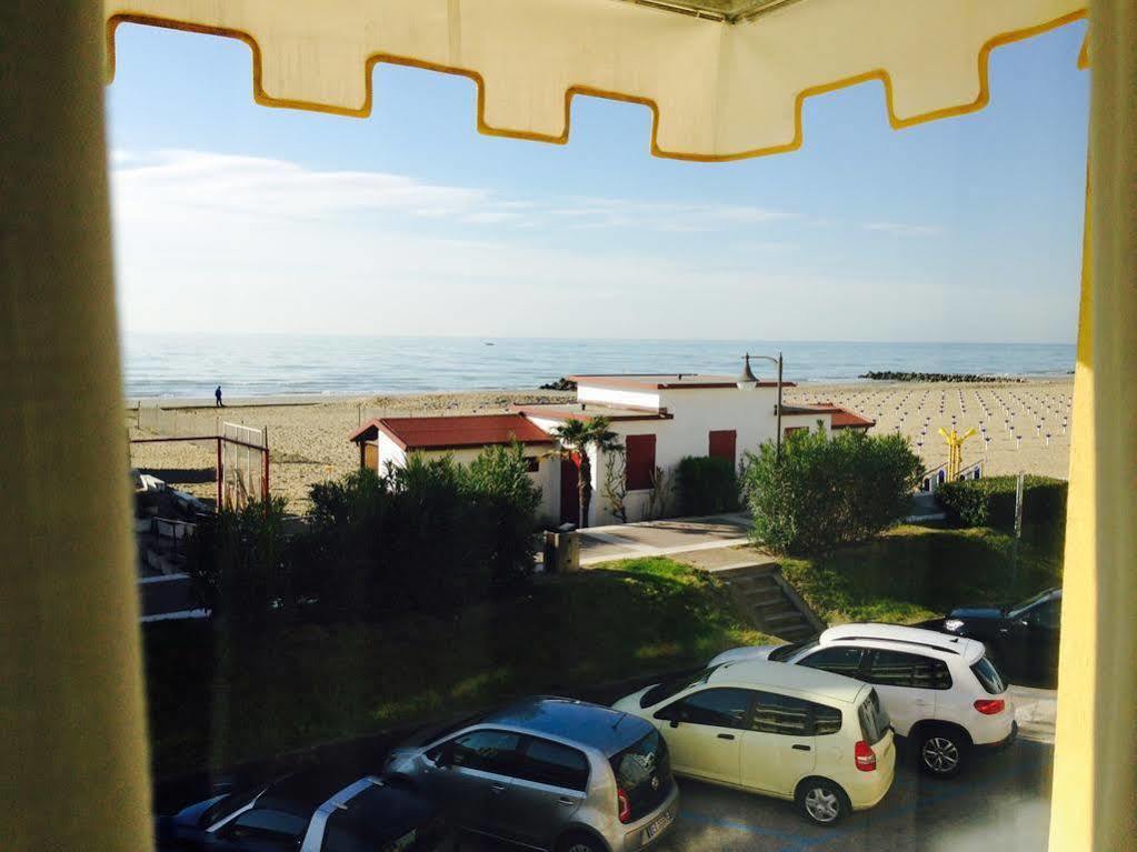 Hotel Austria Caorle Esterno foto