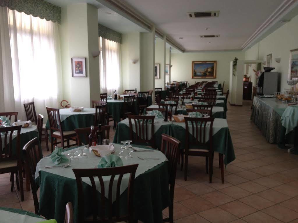 Hotel Austria Caorle Esterno foto