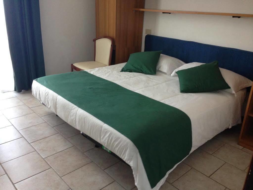 Hotel Austria Caorle Esterno foto