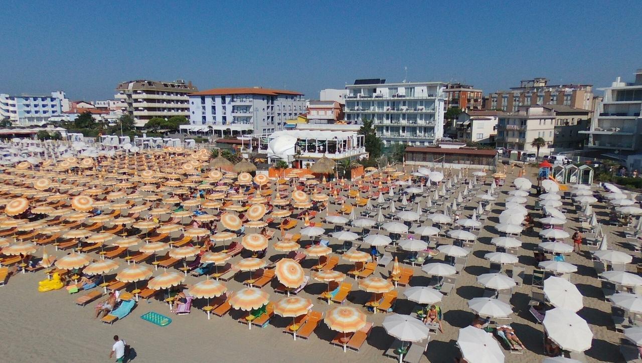 Hotel Austria Caorle Esterno foto