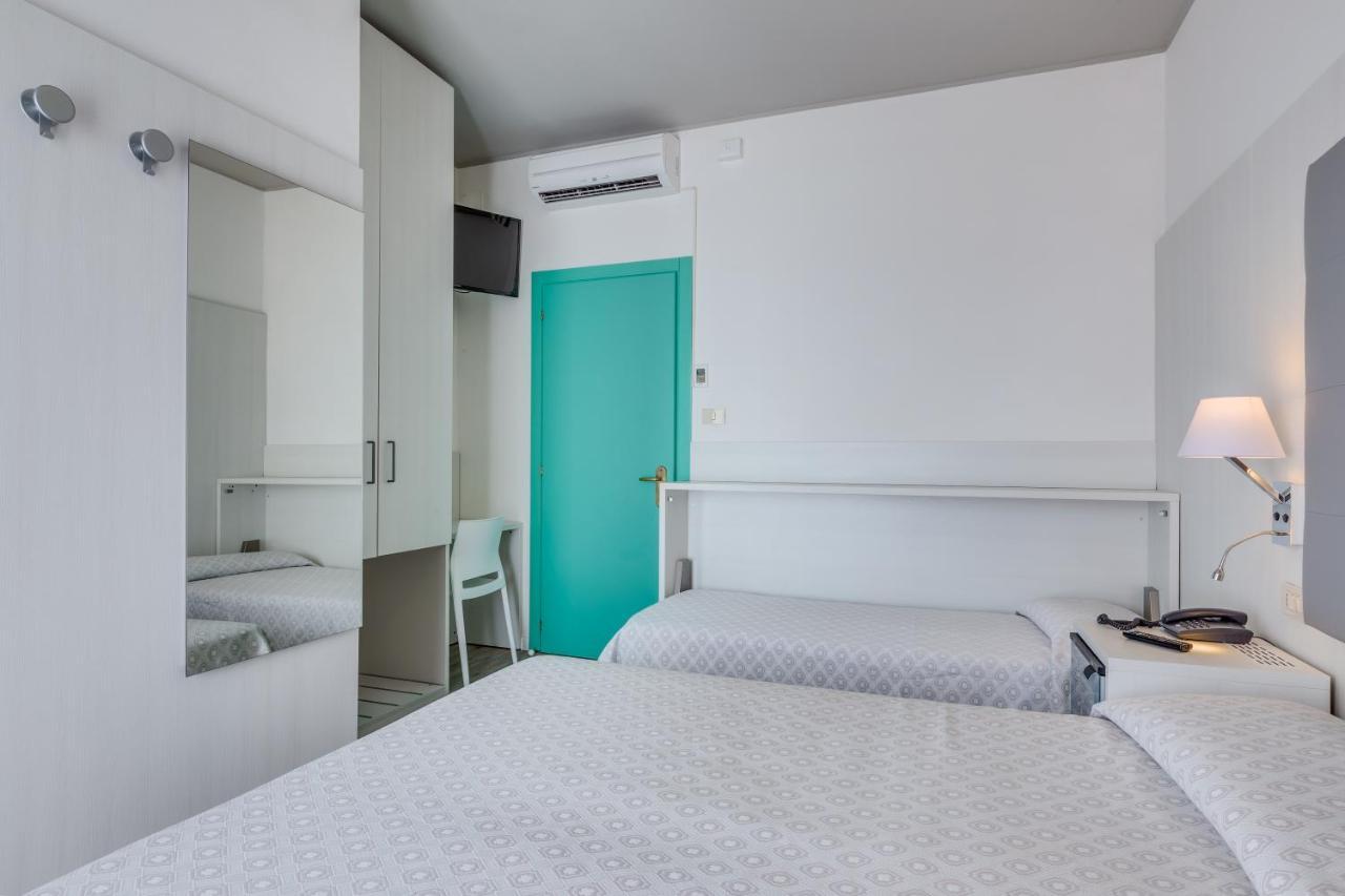 Hotel Austria Caorle Esterno foto